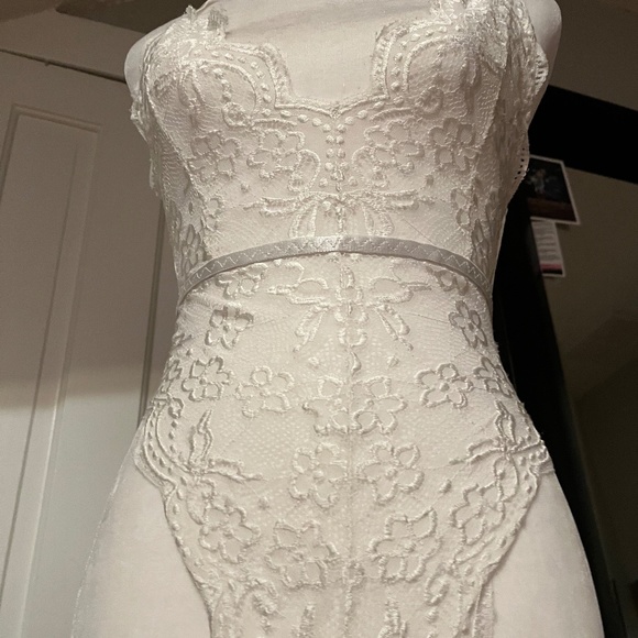 White sexy detailed lace bodysuit ** - Picture 3 of 14
